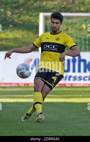 Duisburg, Germania. Firo: 31.10.2020 Football, Regionalliga West, stagione 2020/2021 VfB Homberg - Wuppertaler SV Jeffrey Malcherek (4, VfB Homberg) single action | usage worldwide Credit: dpa/Alamy Live News 2020 Foto Stock