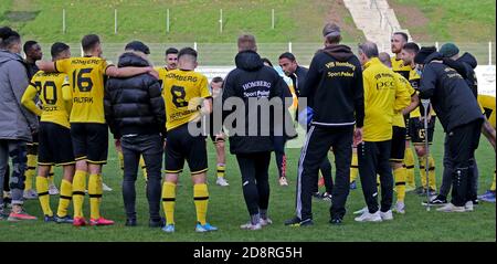 Duisburg, Germania. Firo: 31.10.2020 Calcio, Regionalliga Ovest, stagione 2020/2021 VfB Homberg - Wuppertaler SV Abschluvukreis Homberg con allenatore Sunay Acar (SA, VfB Homberg) | Use Worldwide Credit: dpa/Alamy Live News 2020 Foto Stock