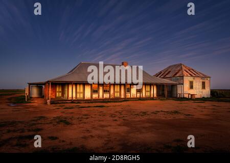 Historical One Tree Hotel nell'Outback del nuovo Galles del Sud. Foto Stock