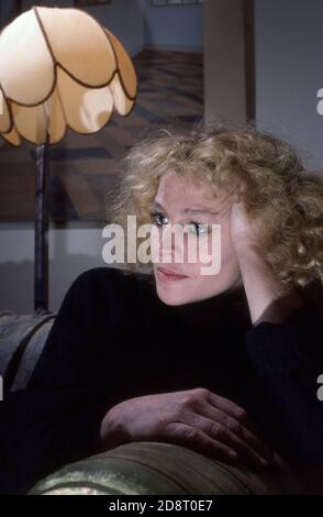 L'attrice britannica Julie Christie a casa a Londra 1982 Foto Stock