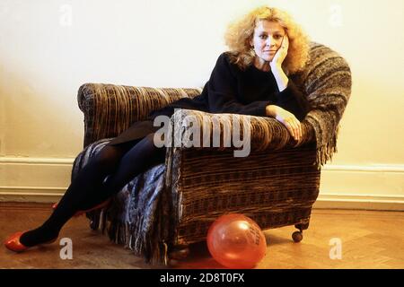 L'attrice britannica Julie Christie a casa a Londra 1982 Foto Stock