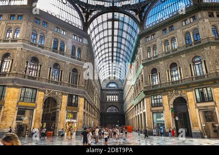 Italia, Campania, Napoli, interni Galleria Umberto i, galleria pubblica per lo shopping e punto di riferimento della città costruita nel 1887–1891 Foto Stock