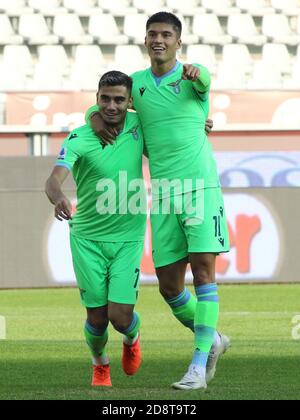 Stadio Olimpico, torino, Italia, 01 Nov 2020, 11 Joaquin Correa e 7 Andreas Pereira (SS Lazio) festeggiano il traguardo durante Torino FC vs SS Lazio, calcio italiano Serie A match - Credit: LM/Claudio Benedetto/Alamy Live News Foto Stock