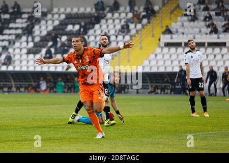 Oorgel Stadium - Dino Manuzzi, cesena, Italy, 01 Nov 2020, Cristiano Ronaldo (Juventus FC) festeggia il suo obiettivo durante la partita Spezia Calcio vs Juventus FC, Serie a di calcio Italiana - Credit: LM/Francesco Scaccianoce/Alamy Live News Foto Stock