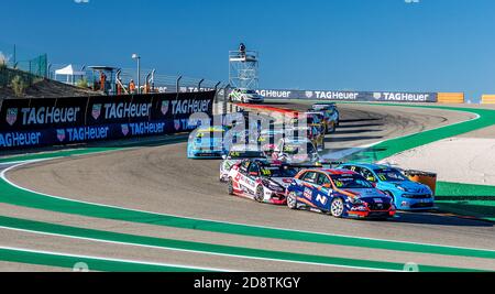 Aragon, Spagna. 01 Nov 2020. 08 Engstler Luca (deu), Engstler Hyundai N Liqui Moly Racing Team, Hyundai i30 N TCR, in azione durante la gara 2020 FIA WTCR di Spagna, 5° round della Coppa del mondo di auto FIA Touring 2020, sulla Ciudad del Motor de Arag.n, dal 30 ottobre al 1 novembre 2020 ad Alca.iz, Aragon, Spagna - Foto Marc de Mattia / DPPI Credit: LM/DPPI/Marc De Mattia/Alamy Live News Foto Stock