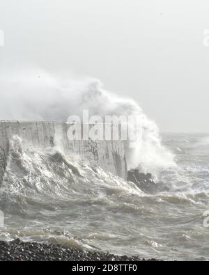 Newhaven Harbour Wall UK 31 ottobre 2020 Foto Stock