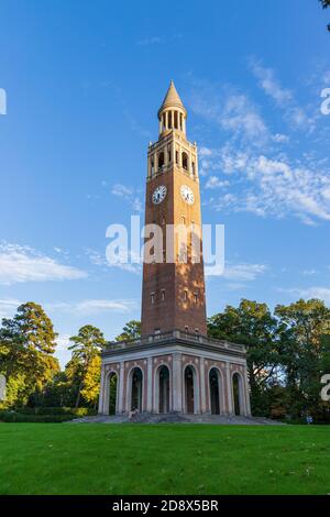 Chapel Hill, NC / USA - 23 ottobre 2020: Campanile sul Campus UNC Foto Stock