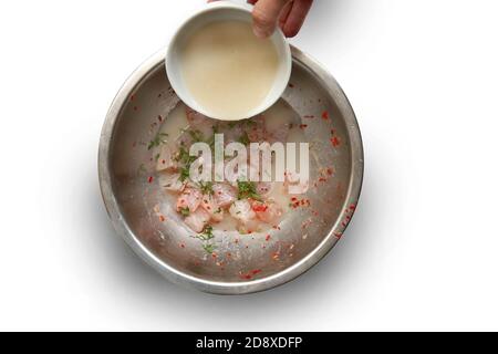 Passo dopo passo Ceviche, piatto classico della cucina peruviana Foto Stock