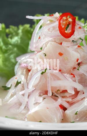 Passo dopo passo Ceviche, piatto classico della cucina peruviana Foto Stock