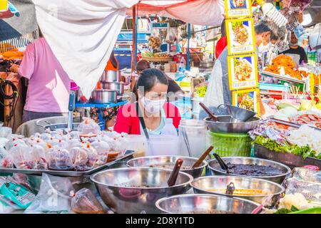 vita di strada a Pattaya soi buakhao Foto Stock