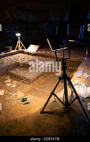 Santillana del Mar, Cantabria / Spagna - 29 ottobre 2020: Mostra nel museo alle Grotte di Altamira Foto Stock