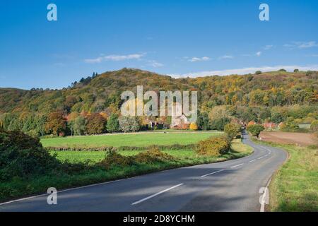 Little Malvern Priorato in autunno. Little Malvern, Worcestershire, Inghilterra Foto Stock