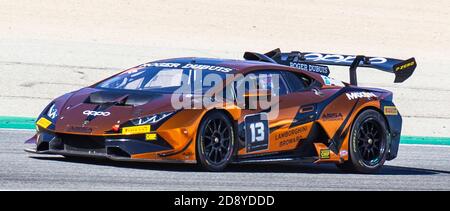 Monterey, California, Stati Uniti. 01 2020 novembre Monterey, CA, U.S.A. 13 driver S. Jimenez entra nella svolta 5 durante il campionato Hyundai Monterey Sports Car Championship Lamborghini gara 2 a Weathertech Laguna Seca Monterey, CA Thurman James/CSM Credit CAL: Sport Media/Alamy Live News Foto Stock