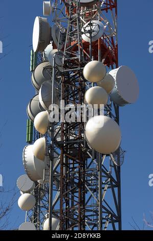 Monte Maddalena (Bs), Lombardia, Italia, torre ripetitore con TV, radio e broadcasting Foto Stock