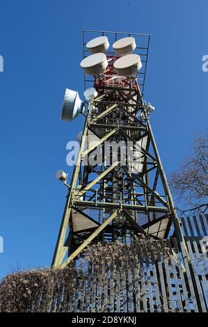 Monte Maddalena (Bs), Lombardia, Italia, torre ripetitore con TV, radio e broadcasting Foto Stock