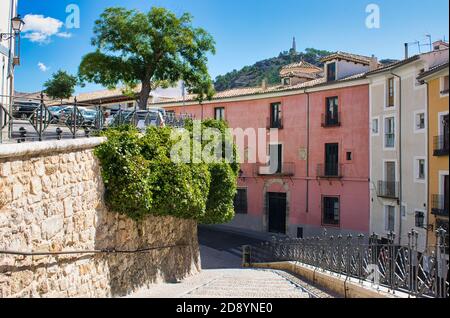 Rampa a gradini sulla strada Alfonso VIII nella città di Cuenca, Spagna Foto Stock