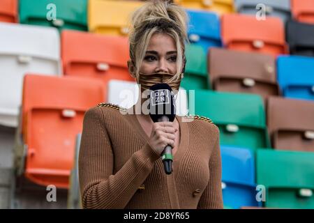 Udine, Italia. udine, 2020 Italy, Dacia Arena Friuli Stadium, 01 Nov 2020, Diletta Leotta (commentatore di campo DAZN) durante Udinese vs Milano - Calcio italiano Serie A match - Credit: LM/Alessio Marini Credit: Alessio Marini/LPS/ZUMA Wire/Alamy Live News Foto Stock