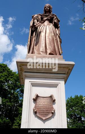 Statua della Contessa Louise Henriette di Nassau, Elettress di Brandeburgo, nipote di Guglielmo i, Principe d'Orange, di fronte allo Schloss Oranienburg Foto Stock