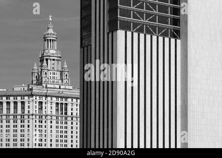 NEW YORK CITY, USA, 11 settembre 2017 : edifici a Manhattan. Manhattan è la più densamente popolata dei cinque quartieri di New York City. Foto Stock