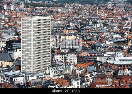 BRUXELLES, BELGIO - 14 maggio 2019: Tetti e strade di Bruxelles. Vista aerea della città di Bruxelles. Bruxelles è la capitale del Belgio Foto Stock