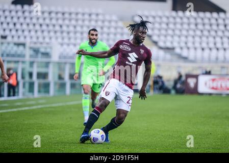 Torino, Italia. 01 Nov 2020. Soualiho Meite durante la Serie UNA partita tra Torino FC e SS Lazio allo Stadio Olimpico Grande Torino il 1° novembre 2020 a Torino. (Foto di Alberto Gandolfo/Pacific Press/Sipa USA) Credit: Sipa USA/Alamy Live News Foto Stock
