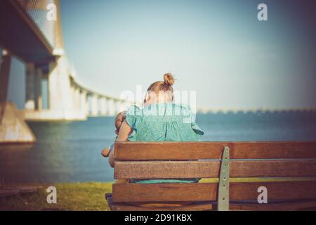 La madre e il bambino bambino Foto Stock