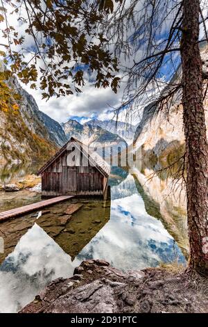 Casa di barche presso l'Obersee in Berchtesgadener Land, Baviera, Germania. Foto Stock