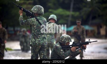 KAMANDAG 2017 Lima Co conduce la formazione con le Filippine Marines - immagine 18 di 18. Foto Stock