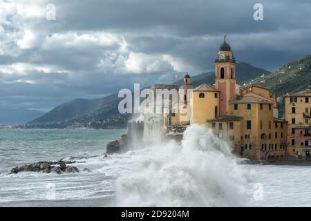 Camogli, bellissimo borgo italiano sulla Riviera Ligure, provincia di Genova, Italia Foto Stock