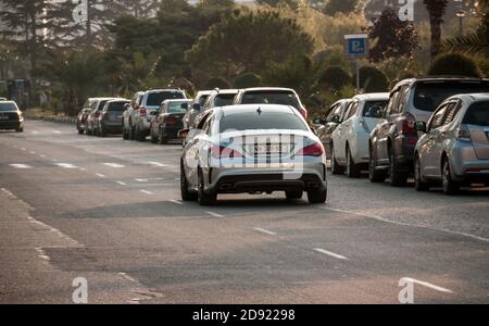 Batumi. Georgia - 15 ottobre 2020: Mercedes sulle strade di Batumi Foto Stock