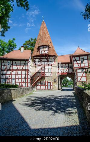 Iphofen si trova nel distretto di Kitzingen, in Baviera, nel Regierungsbezirk di Unterfranken. Si trova a 9 km a sud-est di Kitzingen Foto Stock