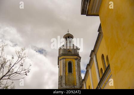 Madre Chiesa. Architettura in stile barocco. Chiesa cattolica della città di Caçapava do sul in Brasile. Religiosità. Tempio della preghiera. Fede. Vecchia costruzione Foto Stock