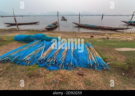 barca e paesaggio a rambha odisha Foto Stock