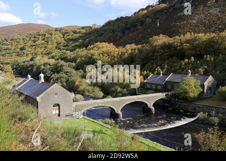 Impianti di trattamento delle acque sotto Caban Coch Dam, Elan Valley, Rhayader, Radnorshire, Powys, Galles, Gran Bretagna, Regno Unito, Regno Unito, Europa Foto Stock