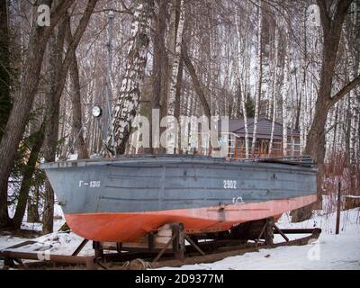 pesca centro ricreativo. imbarcazione retrò. pesca invernale Foto Stock