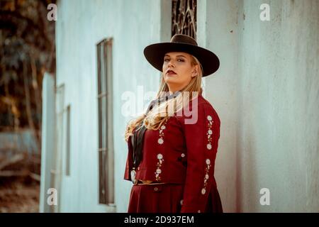 Bellissima ragazza argentina con costume gaucho Foto Stock