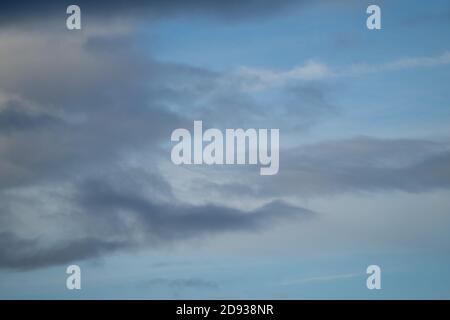 Immagine di sfondo del cielo ad alta risoluzione da utilizzare come sostituzione del cielo. Foto Stock