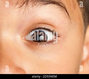 immagine di un occhio ragazzo aperto Foto Stock