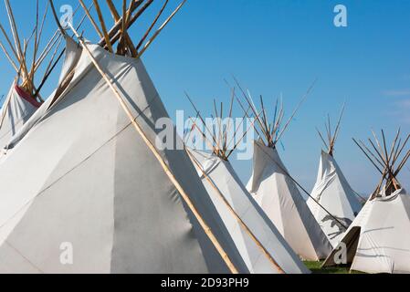 Teepee del popolo nativo americano, Omak, Washington state, USA Foto Stock