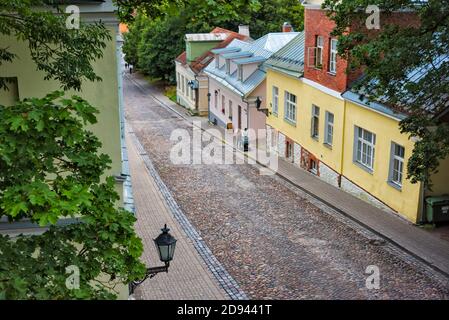 Edificio neo-classico nella Piazza del Municipio della città vecchia, Tartu, Estonia Foto Stock