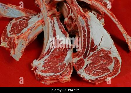 costolette di manzo american angus, esposte nel macellaio Foto Stock