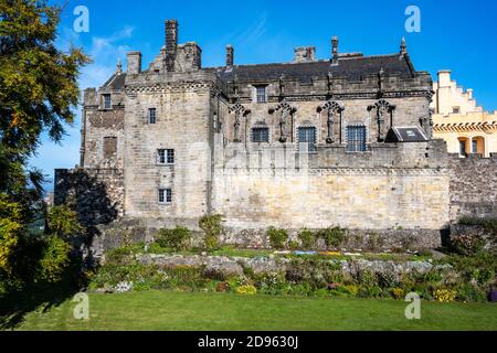 Il Palazzo Reale visto dal Queen Anne Gardens - Castello di Stirling, Scozia, Regno Unito Foto Stock