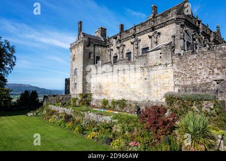 Il Palazzo Reale visto dal Queen Anne Gardens - Castello di Stirling, Scozia, Regno Unito Foto Stock