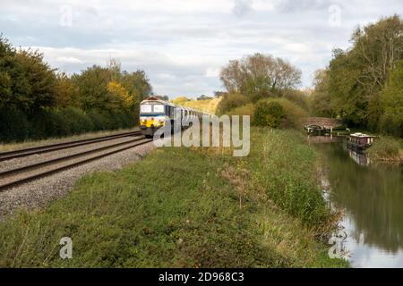 Hanson Freight Train passando per Crofton, Wiltshire Foto Stock