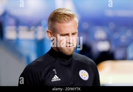 Leeds, Regno Unito. 2 Novembre 2020. Il portiere di Leicester City Kasper Schmeichel si riscalda prima della partita di calcio del campionato inglese Premier League tra Leeds United e Leicester City il 2 novembre 2020 a Elland Road a Leeds, Inghilterra - Foto Simon Davies/ProSportsImages/DPPI/LM Credit: Paola Benini/Alamy Live News Foto Stock