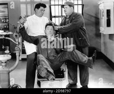 OTTO PATISCE STAN LAUREL e OLIVER HARDY IN PERDONO US 1931 regista JAMES PARROTT Dialogue H.M. WALKER Hal Roach Studios / Metro Goldwyn Mayer Foto Stock