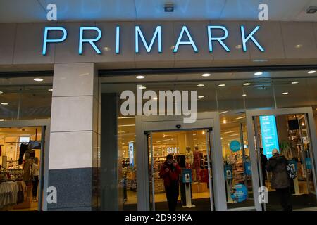 Una filiale di Primark a Londra. Foto Stock