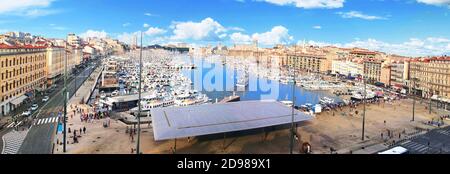 Vista panoramica del porto vecchio di Marsiglia in Provenza, Francia. Foto Stock