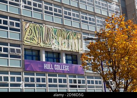 Facciata di Hull College, Hull, East Yorkshire, Humberside, Inghilterra Regno Unito Foto Stock