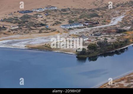 Lago Sumu Jaran tra dune di sabbia-deserto di Badain Jaran. Mongolia interna-Cina-1086 Foto Stock